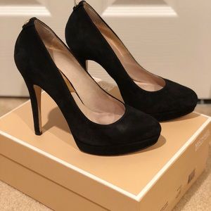 Suede pumps